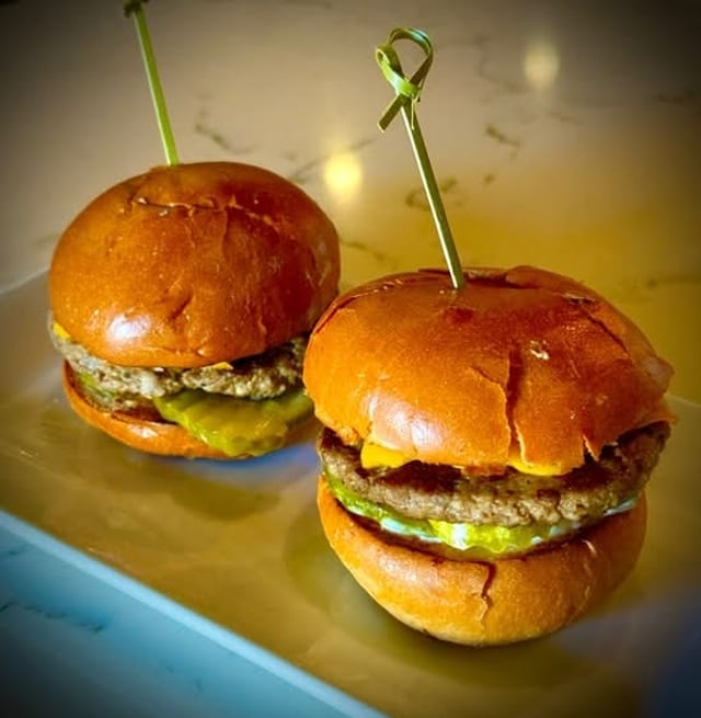 Kids Cheeseburger Sliders (2).